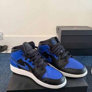 Air Jordan 1 Mids